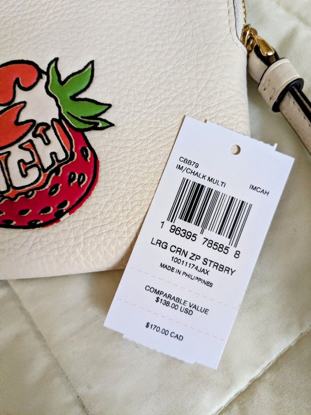 RARE Coach Large Corner Zip Wristlet Strawberry Print Pebble Leather Chalk NWT - Picture 3 of 7